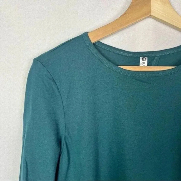 Fabletics Teal Blue Green Millie Open Back Long Sleeve T-Shirt S - Picture 5 of 6